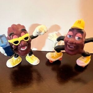 California Raisins Figurine Set of 2.   Vintage 
1987-1988.